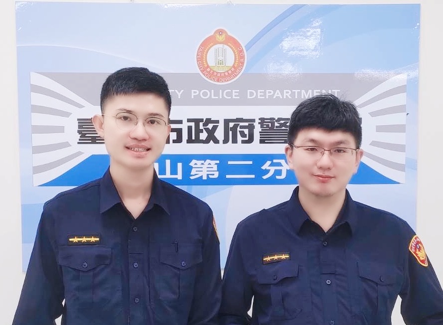 景美所警員莊凱鈞（左）、何志緯（右）。（記者 張艷君翻攝）