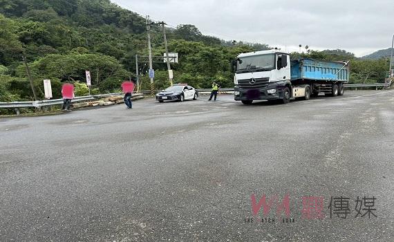 合法砂石車掩護非法偷倒廢土  埔里警環聯手查辦