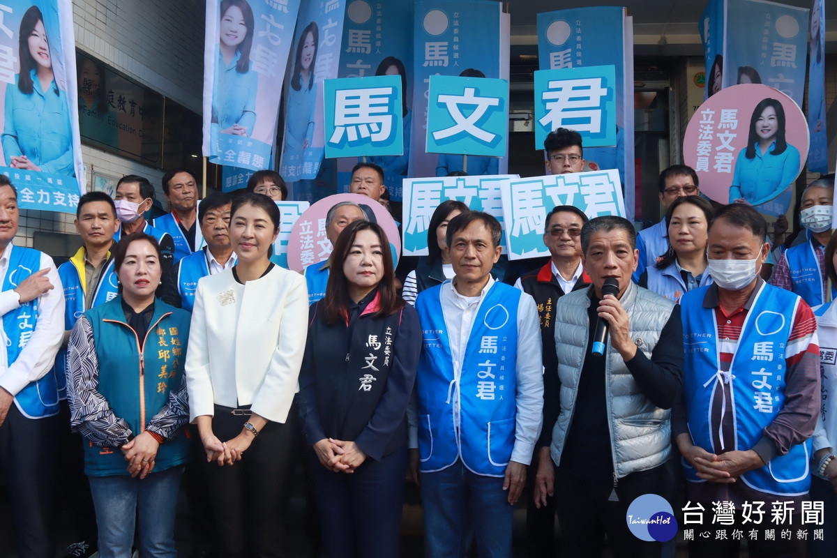 何議長強調要有立委做許縣長左右手才有建設。(記者扶小萍攝)