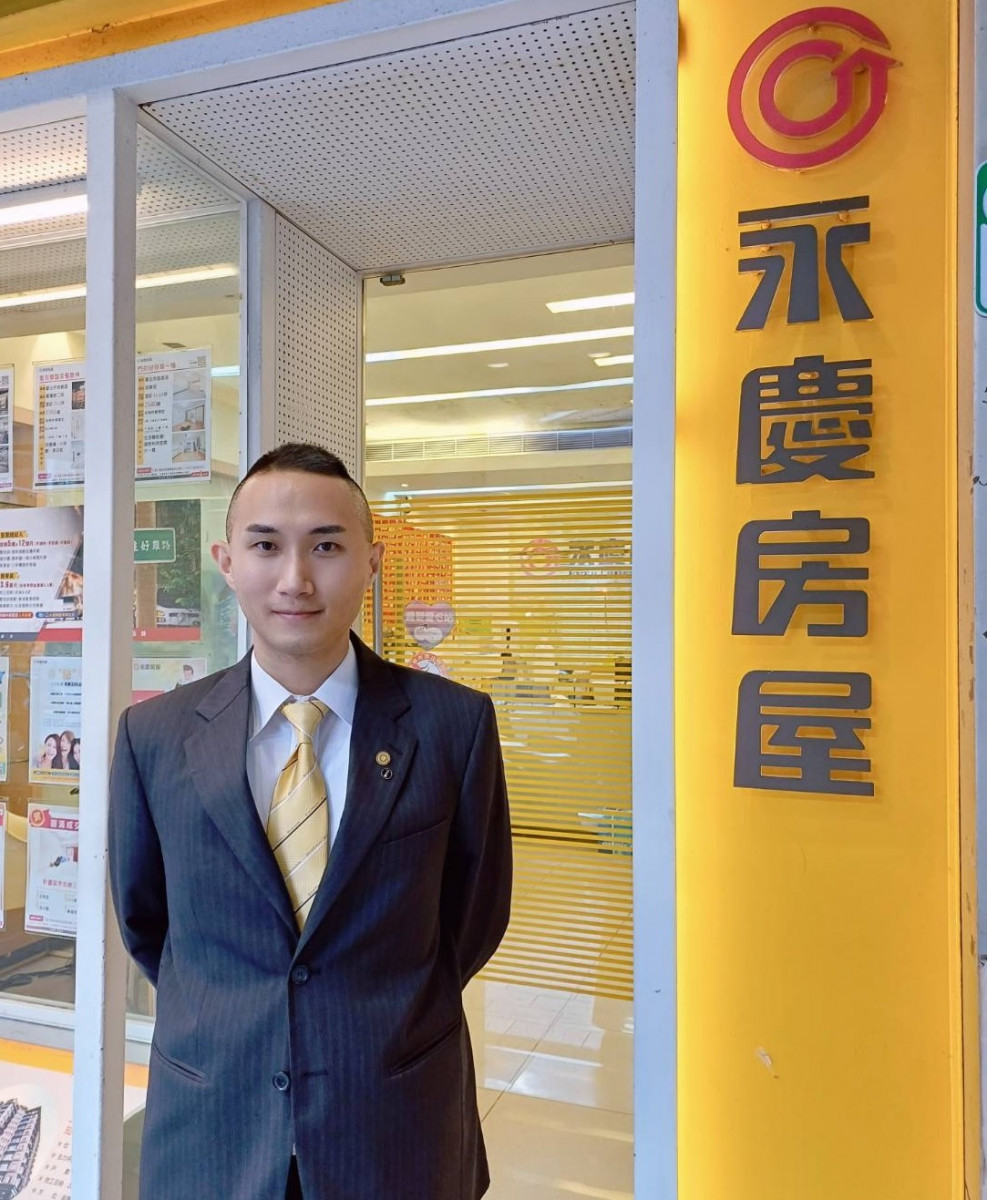 永慶房屋王世興經紀人助老奶奶圓滿售屋，並積極協助尋找租屋處、貼心幫忙搬家。