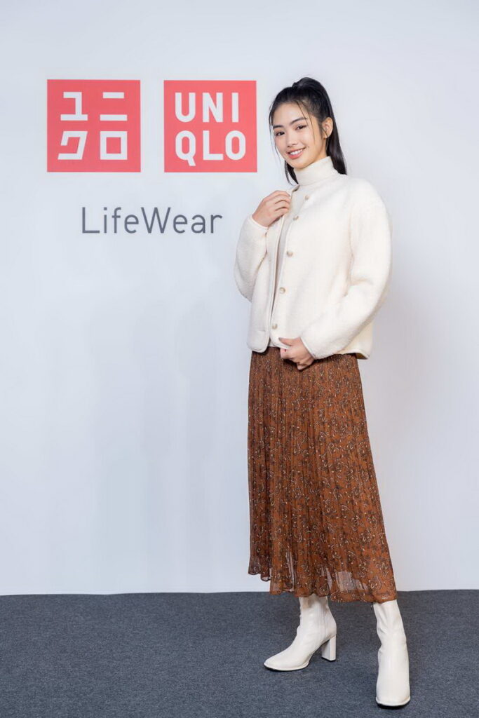 平時喜愛騎重機的雷嘉汭推薦「多層次溫差穿搭術」,最推薦台灣獨家開發的UNIQLO女裝防風防潑水刷毛連帽外套,應援台灣廣大機車族的通勤日常。