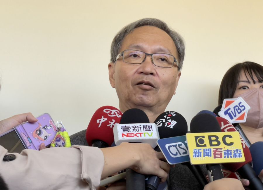 談醫護權益竟扯「三個月選後賭賭看」 薛瑞元認了:半開玩笑的! 216 談醫護權益竟扯「三個月選後賭賭看」 薛瑞元認了:半開玩笑的! 215