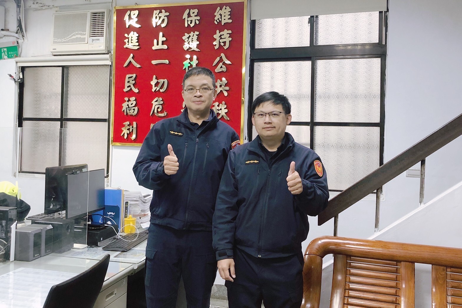 副所長藍富順（右）警員李謙忠（左）（記者徐煜勝翻攝）