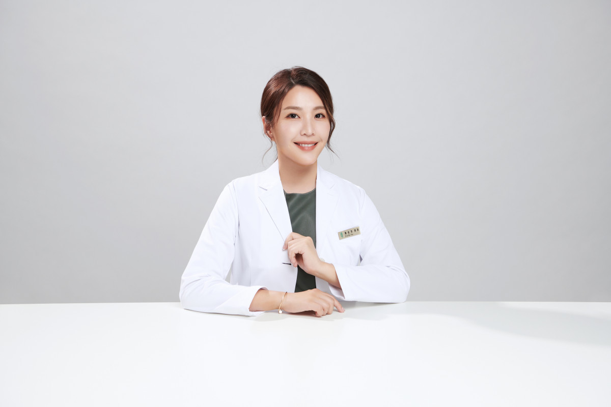 蔡佳芬院長提醒民眾若要解決皮膚問題、找到合適的保養方式，務必要到專業醫療院所諮詢治療。（圖／璞之妍診所提供）