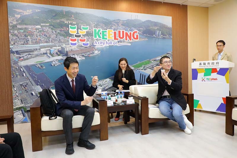 謝國樑市長與木多道宏教授交流海港城市。圖/基隆市政府