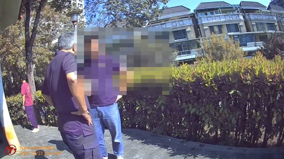 ▲圖說:楊男面對大批警力圍捕,秒慫連忙辯解只是內急小解 (圖/台中市政府提供)