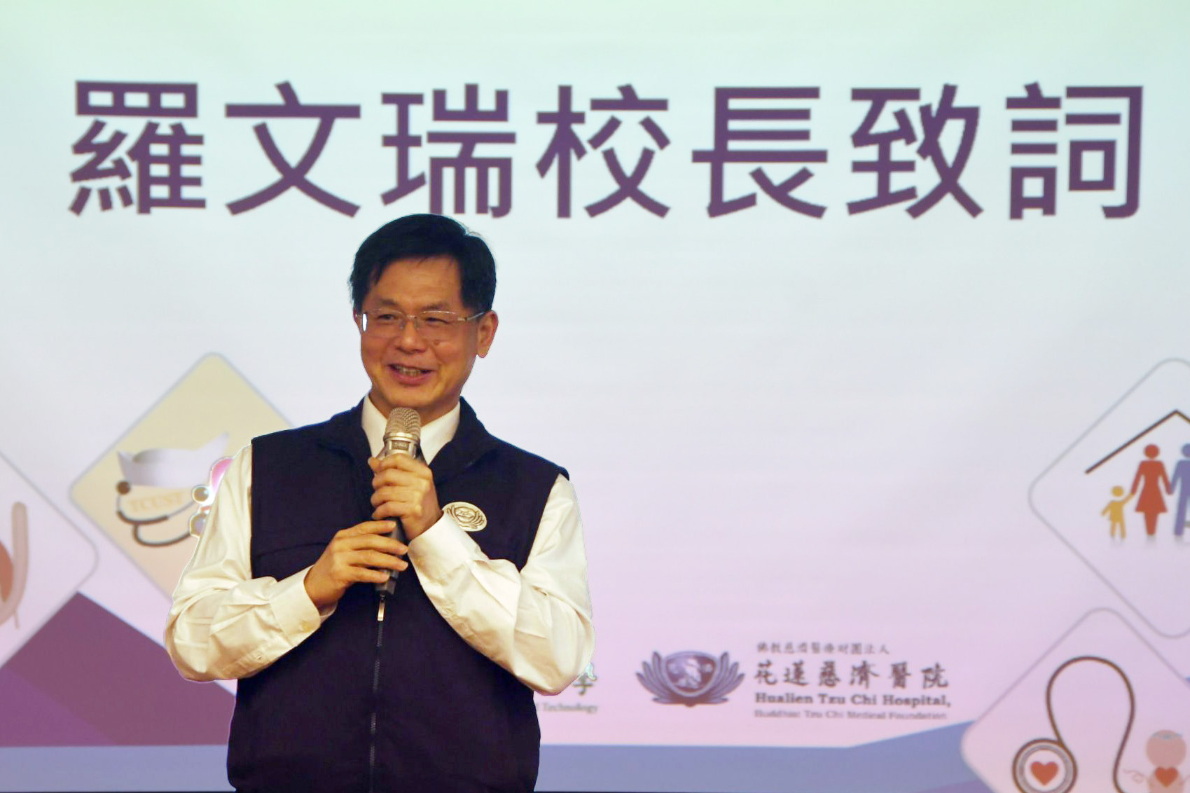 慈濟科技大學校長羅文瑞表示,臨床實務技能競賽,強化批判性思考,提前面對臨床多樣變化性。