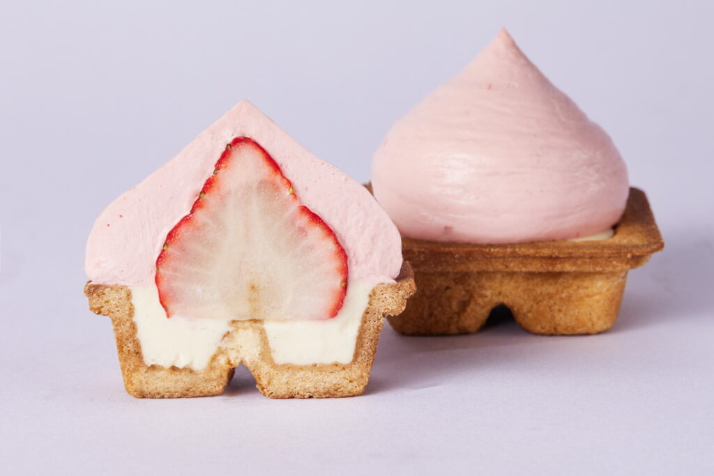 Cheese Talk雪藏草莓芝士燒放入整顆台灣草莓