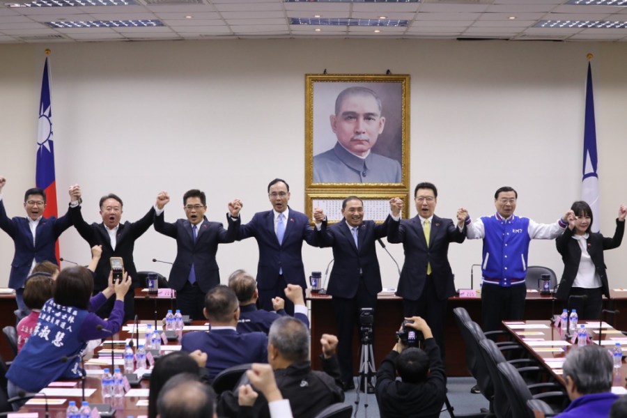 藍白全面開戰? 朱立倫發全黨動員令:備受屈辱喚不回真心 250 侯友宜24日在中常會上宣布副手為趙少康
