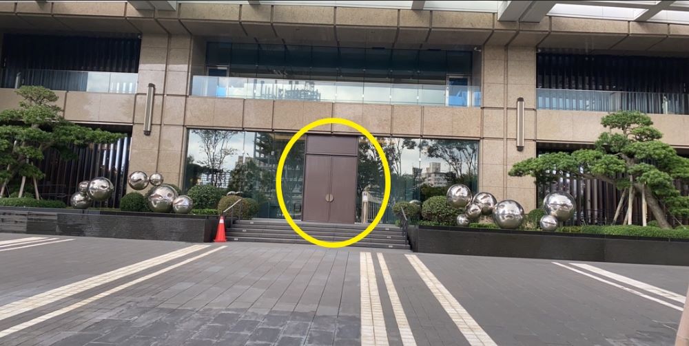 《圖說》摩天41臨街面竟然是隱藏式後門,非正門。