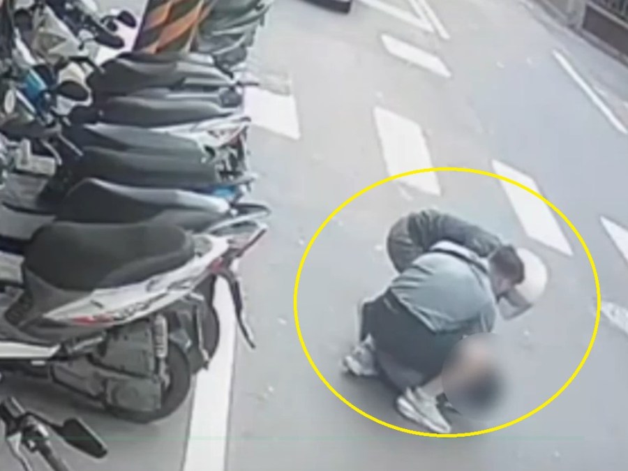 大襯衫掛工作證 休假警眼尖識破面交女詐欺車手 224 cnews204231125a01