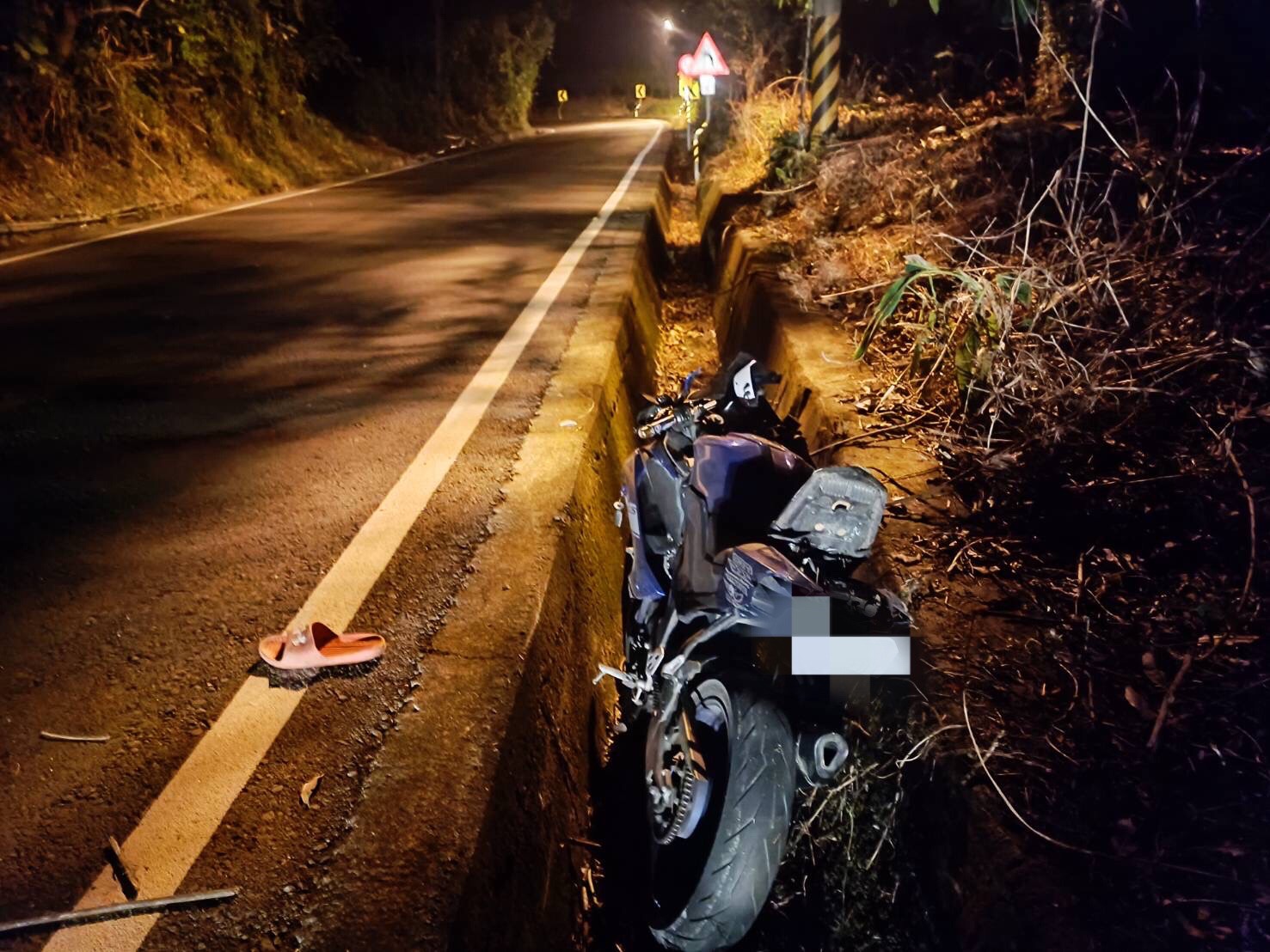 酒駕南橫公路自撞路邊排水溝急救無效