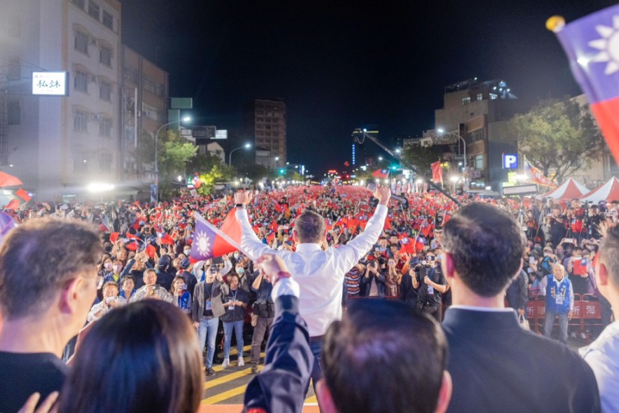 直搗賴清德本命區!台南大造勢三萬人力挺 侯友宜:拚台灣新希望 304 國民黨總統參選人侯友宜、副總統參選人趙少康26日台南成立競選總部成立,並舉辦造勢大會