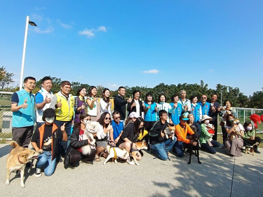 彰化毛小孩有福了!溪湖中央公園寵物園區正式啟用
