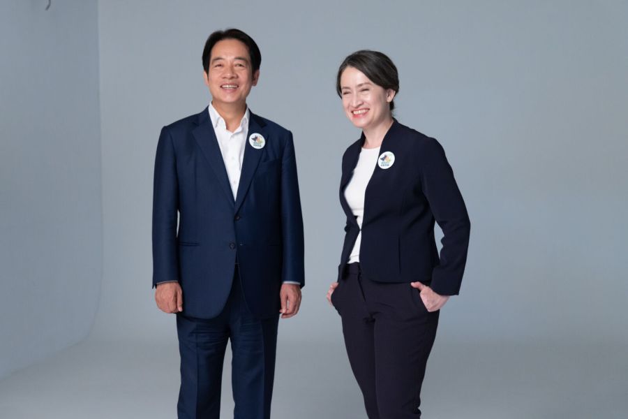 【匯流民調11月份第四週總統大選 4-4】破局後民眾黨陷退黨潮 國民黨「中間選民恐跑票」綠營憂這族群流失! 220 【匯流民調11月份第四週總統大選 4-4】破局後民眾黨陷退黨潮 國民黨「中間選民恐跑票」綠營憂這族群流失! 219