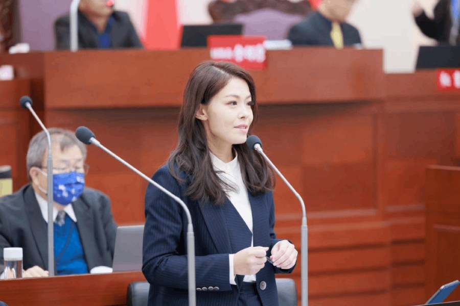 竹市綠議員拿「高市長飲酒照」假消息質詢 當事網友發文打臉 203 照片來源:高虹安臉書