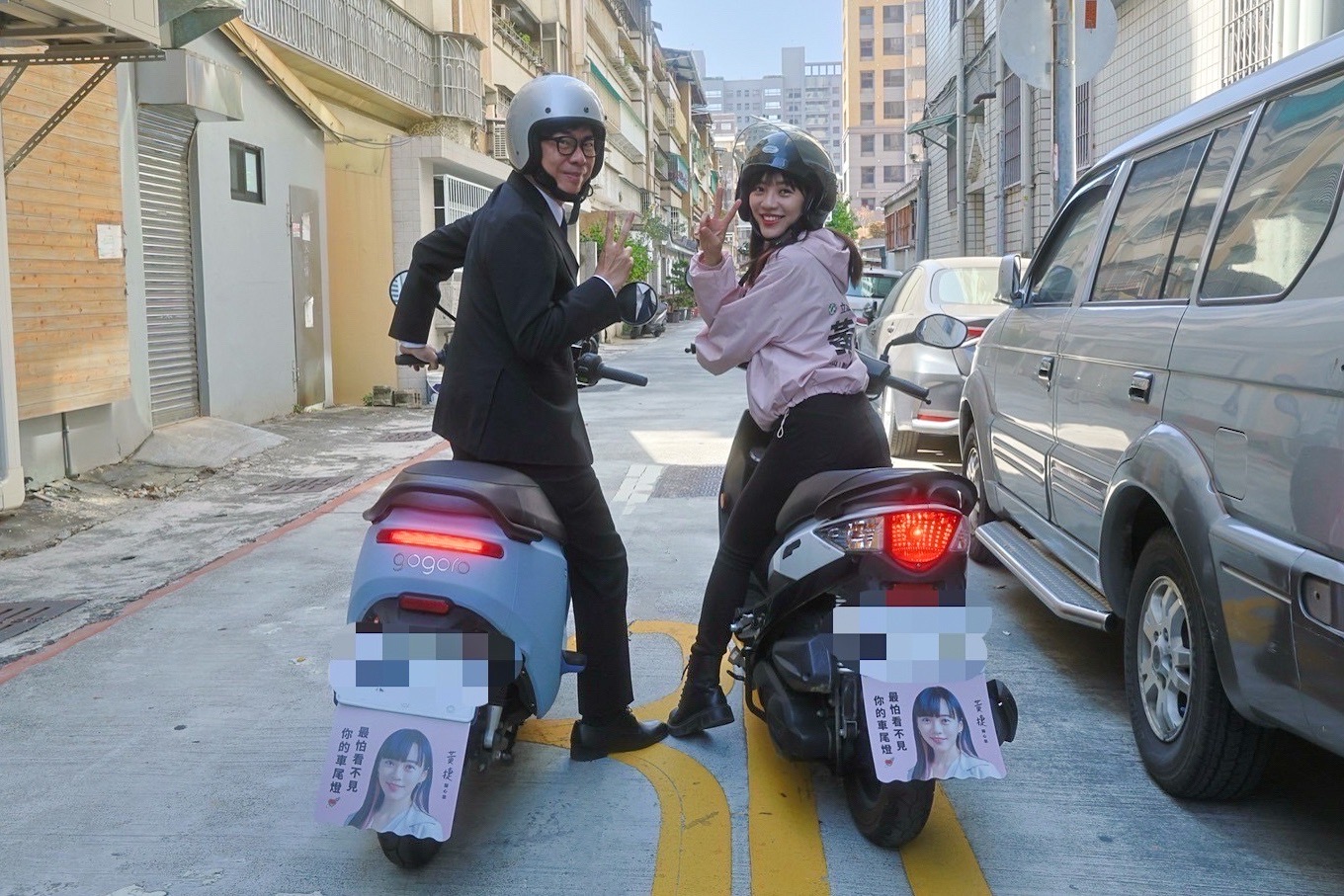 陳其邁親自裝上黃捷擋泥板 騎車上路超吸睛！網友讚「代言不輸郭富城」