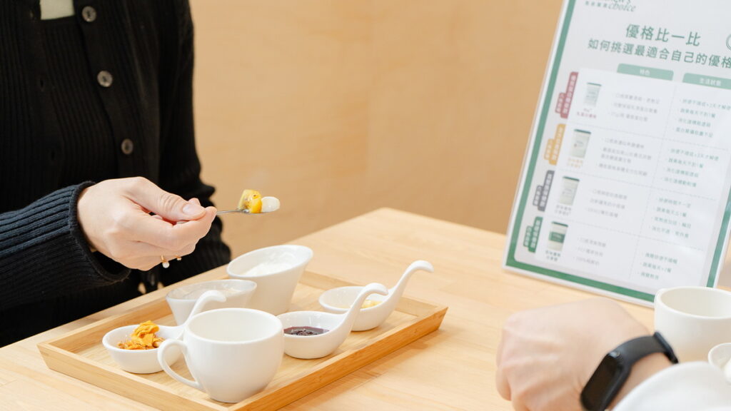 ▲進到馬修嚴選門市,消費者可透過門市獨有的五星級試吃體驗,品味喜歡且適合的商品再做購買。(圖/品牌提供)