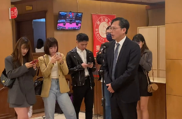 號召募款挺民眾黨一夜入帳506萬 黃國昌:積沙成塔改變台灣政治 208 號召募款挺民眾黨一夜入帳506萬 黃國昌:積沙成塔改變台灣政治 207