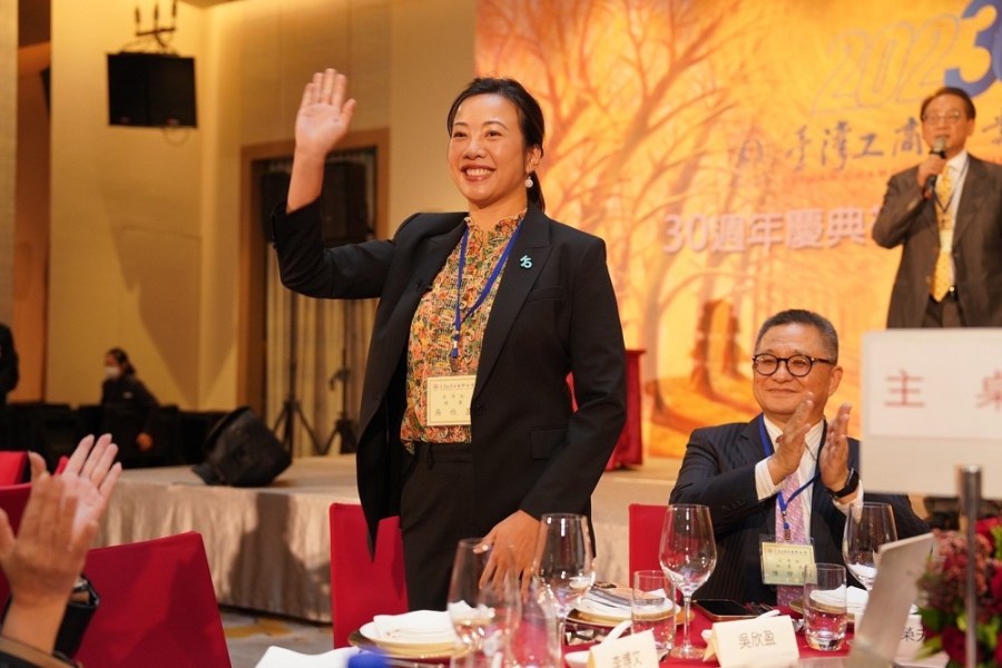 「新光公主」捐款民眾黨24萬 吳欣盈:是為黨內人才培訓 220 「新光公主」捐款民眾黨24萬 吳欣盈:是為黨內人才培訓 219
