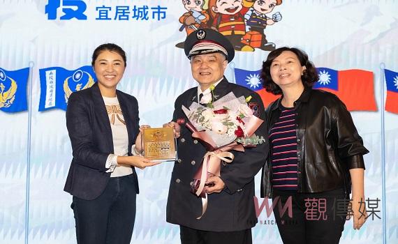 南投縣表揚消防績優人員暨統一企業集團捐贈救護車活動