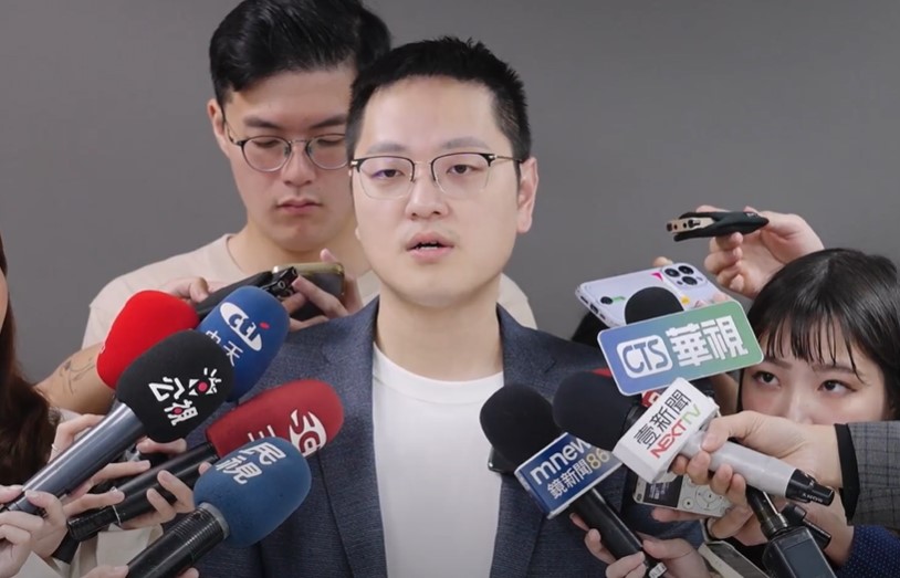 【有影】藍白破局侯天天致電郭台銘 柯營酸:是不是太晚? 204 戴于文。(民眾黨提供)