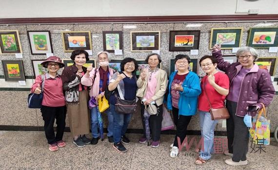 聖馬爾定長輩畫展     揮灑彩色心人生
