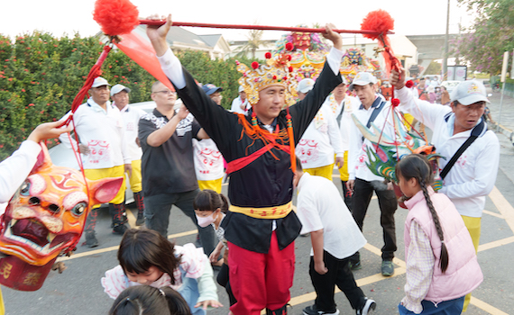 全台首ㄧ 朴子配天宮龍虎擔傳說可怯邪、解厄、保平安