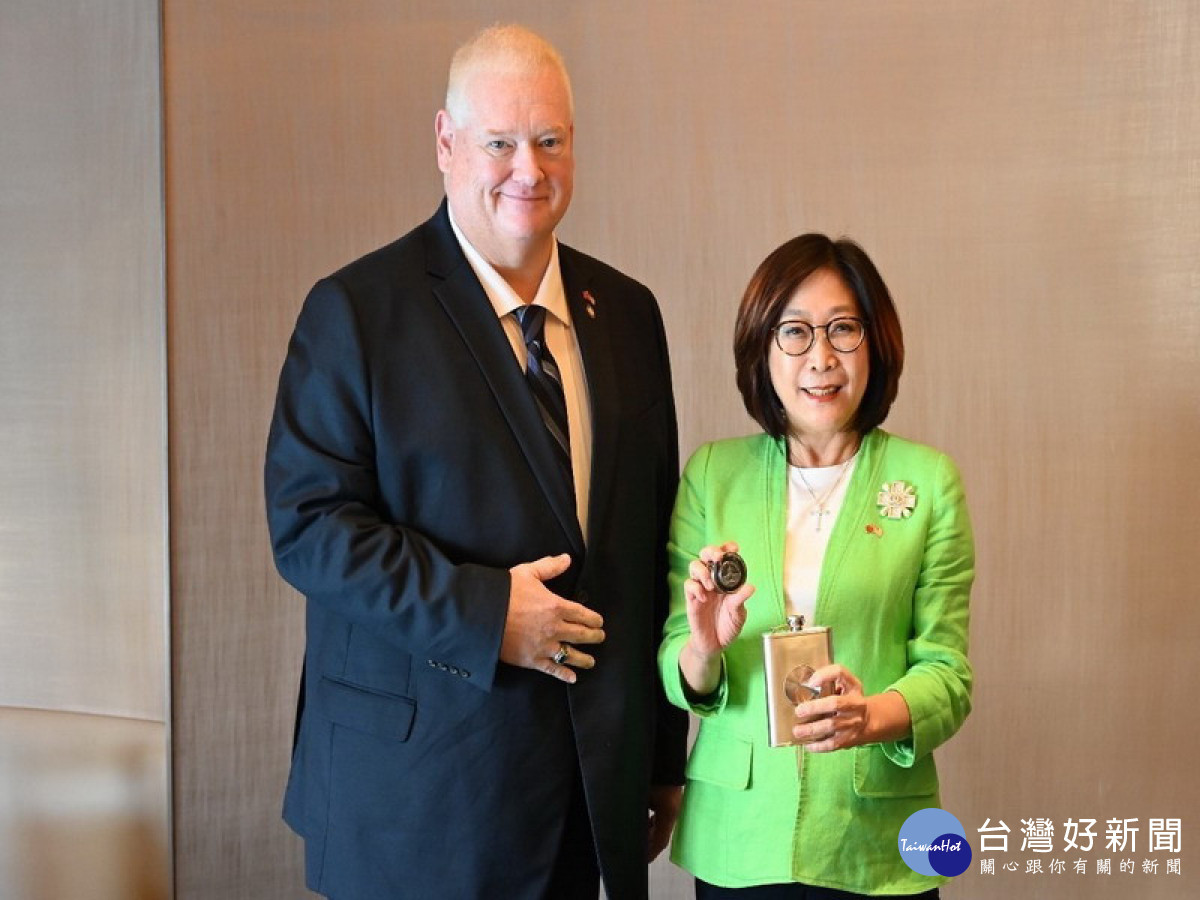 ▲美國奧勒岡州眾議員保羅‧伊凡斯(Paul Evans)一行三人拜訪議長康裕成，表達欲在在高雄設立貿易辦事處。