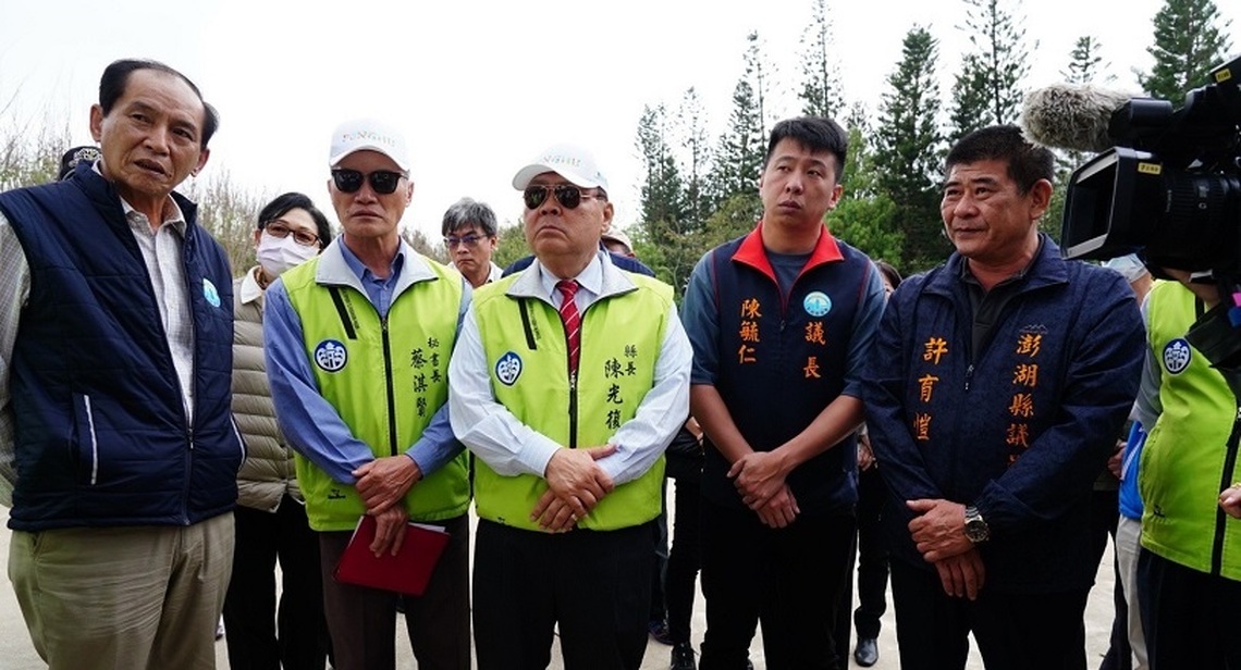 府會下鄉考察前進湖西鄉 陳光復關心地方交通問題並協助解決