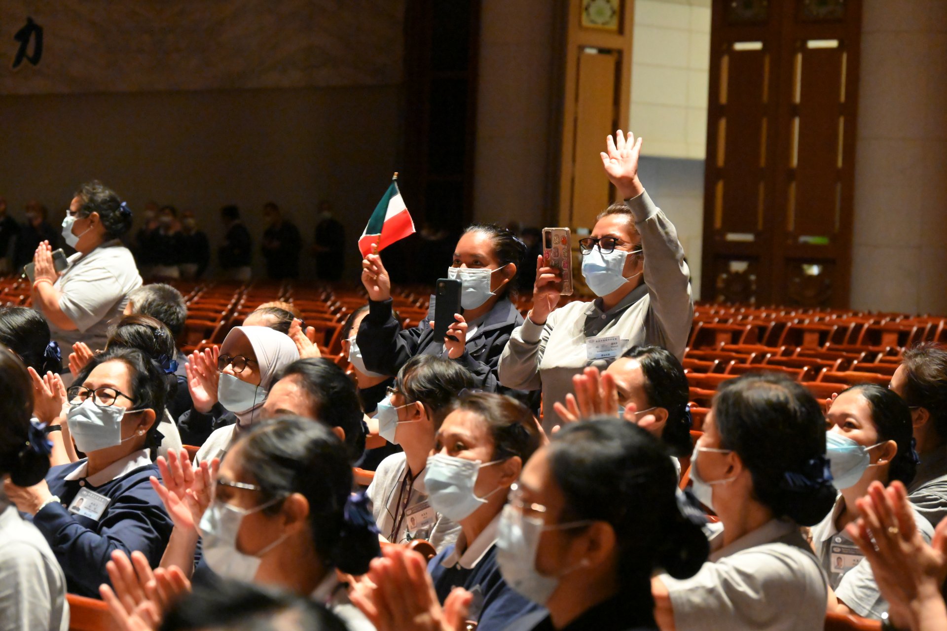2023年海外培訓委員慈誠精神研習會11月30日下午在花蓮靜思堂展開,開營典禮全體相見歡。