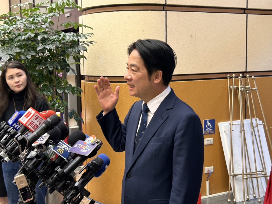 柯文哲自爆2億副手違反選罷法?賴清德:應說清楚「提供資料給司法單位」 216 柯文哲自爆2億副手違反選罷法?賴清德:應說清楚「提供資料給司法單位」 215
