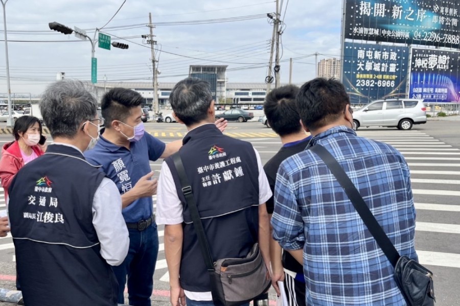 烏日高鐵交通亂、肇事率第一 顏寬恒建議增設專用車道 214 烏日高鐵交通亂、肇事率第一 顏寬恒建議增設專用車道 213