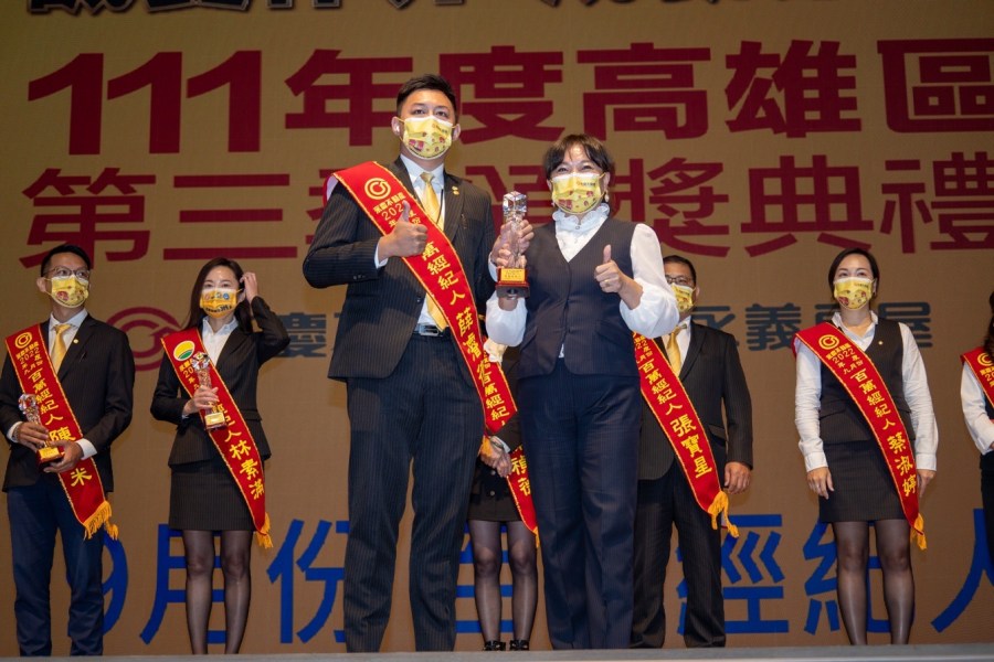 打敗房市不景氣 永慶不動產薛濬德9個月達成600萬業績 233 cnews195231130a03
