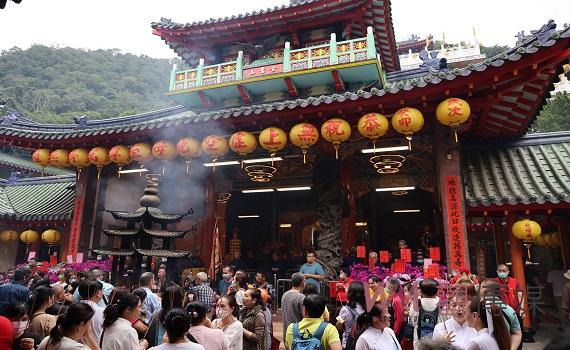 寶湖宮地母廟至尊聖誕 南投縣長許淑華虔誠獻感恩
