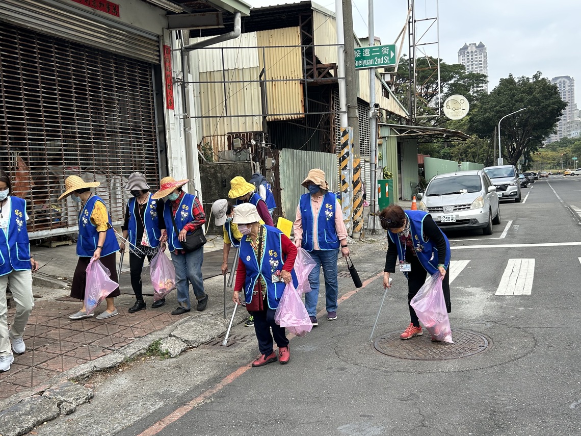 漾新聞|響應國際志工日 客語志工快樂淨街