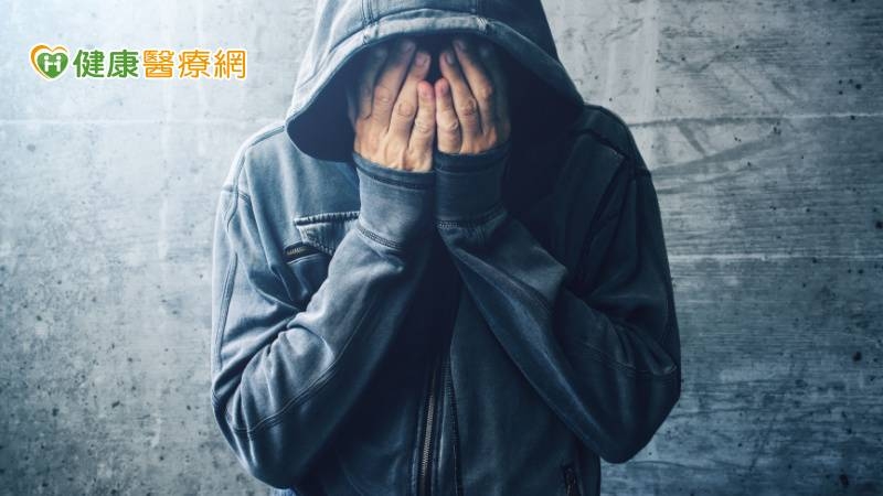 情緒跟著氣溫下降又上升 當心你得了「天氣病」