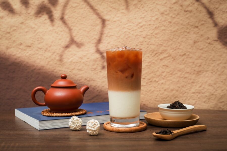 木昂手作美拉德風格鮮奶茶(紅茶底)。(木昂手作 提供)