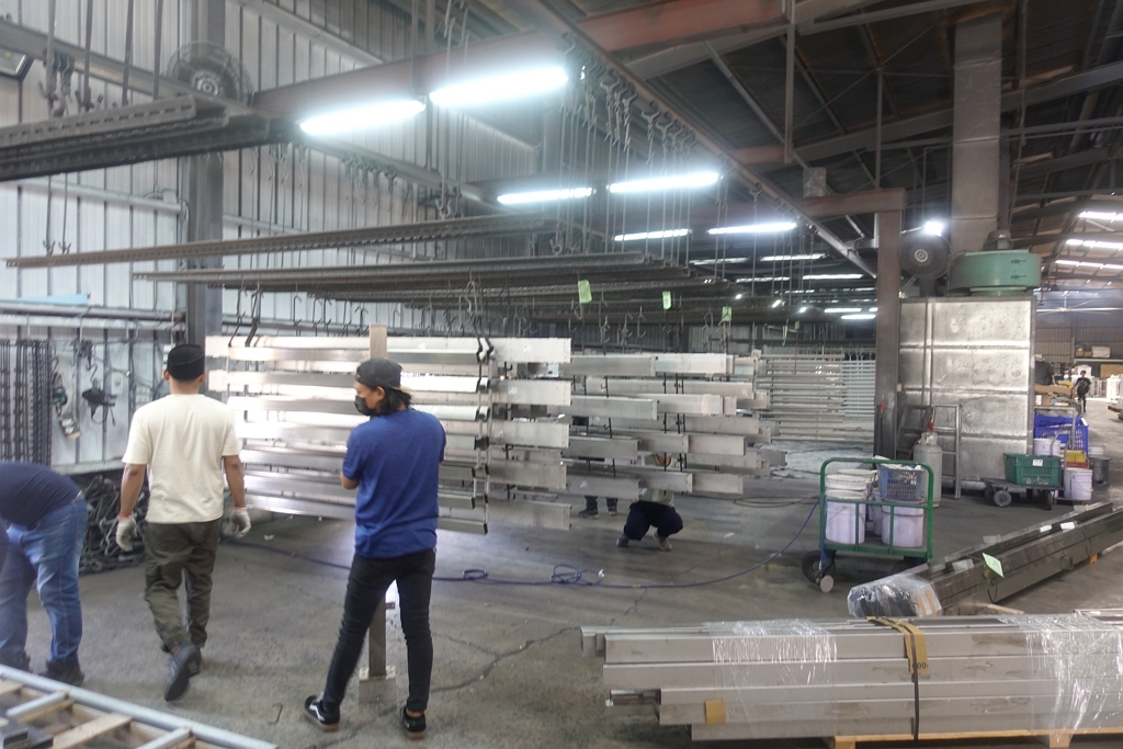 倉儲廠房卻從事大型物件烤漆作業（圖：環境部環管署）