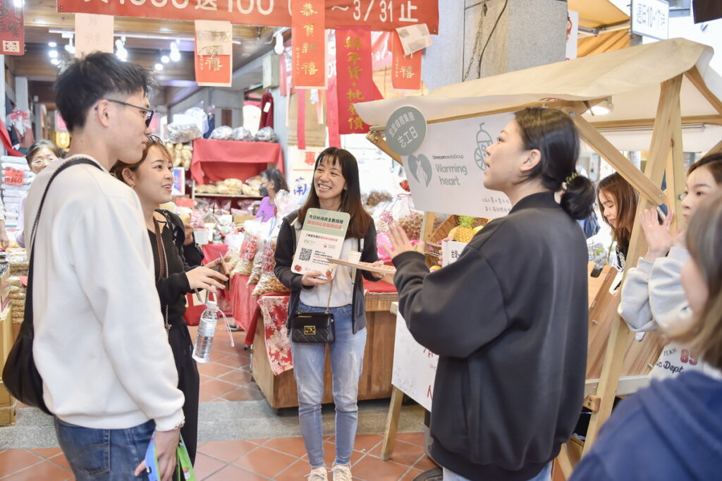 2023年9月底至11月底共100小時的「有您,不再孤O」志工活動,從協助食物銀行