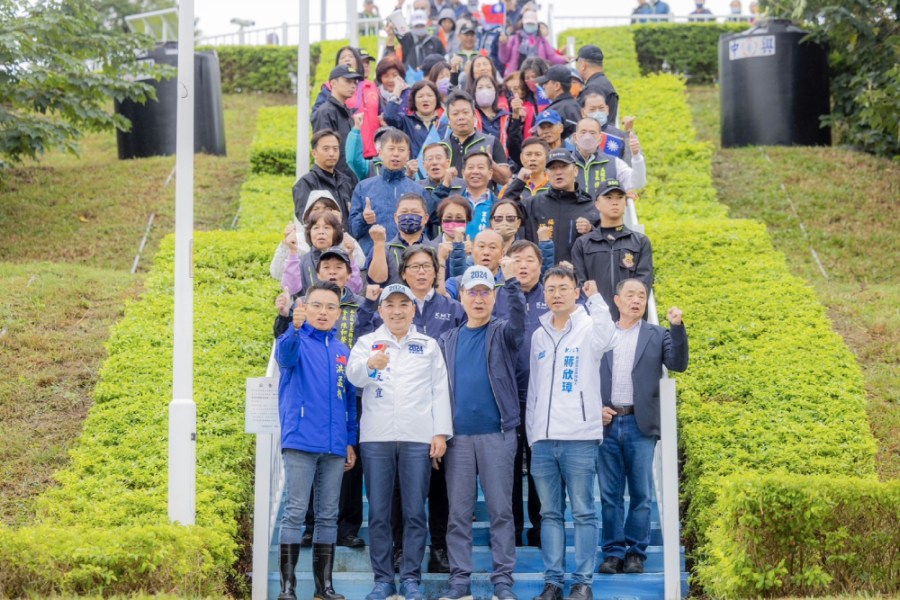 【有影】拆賴清德神主牌 侯友宜:選中華民國總統就放棄台獨黨綱 286 侯友宜、趙少康1日到五股夏綠地視察五股垃圾山的整治成果