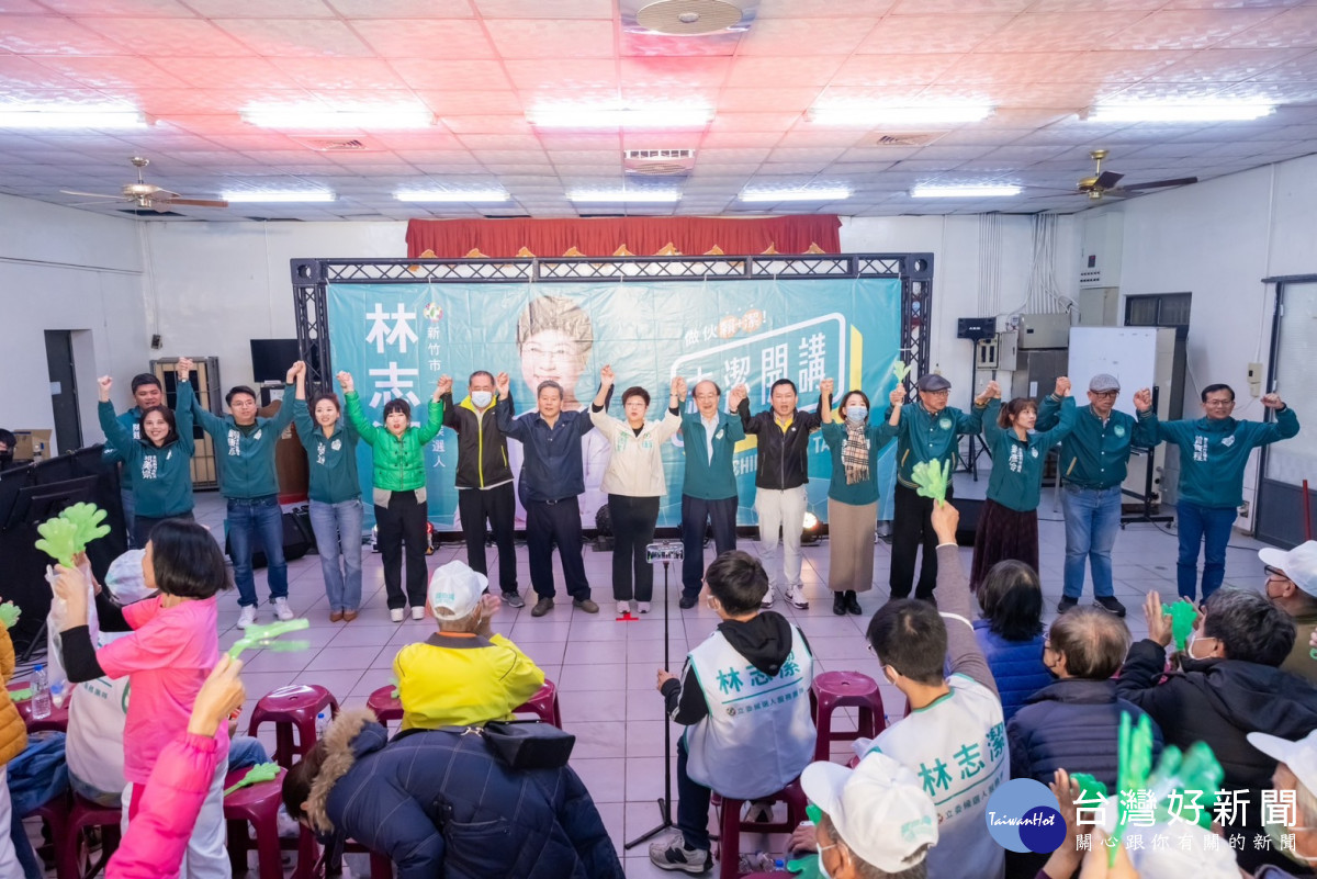 南寮鄉親格外熱情,不畏寒風力挺。