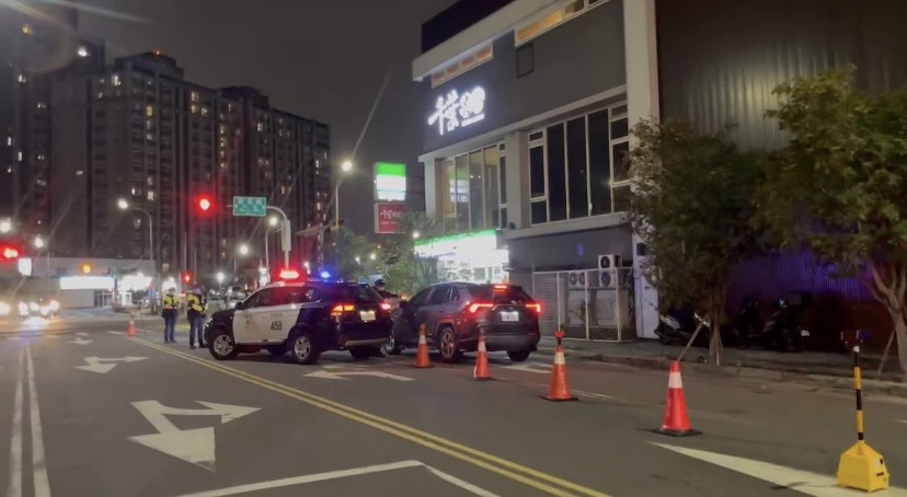 針對易飆車路段實施閉鎖路檢。