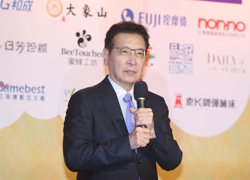 網傳趙少康私吞新黨3億,遭王建煊(右)批「骯髒人」,侯辦駁斥網路謠言不符事實。中央社資照