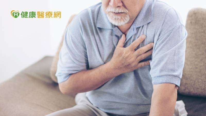 中年男心臟病染疫重症，「冠狀動脈阻塞」命危搶救　1疏忽惹禍