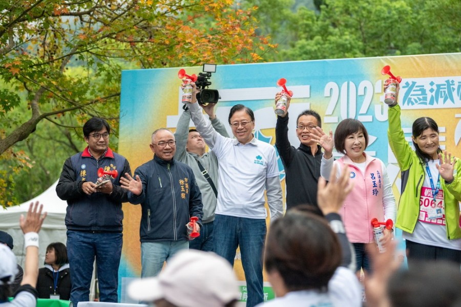 石門水庫楓半馬 張善政歡迎國內外跑者齊聚桃園 290 石門水庫楓半馬 張善政歡迎國內外跑者齊聚桃園 289