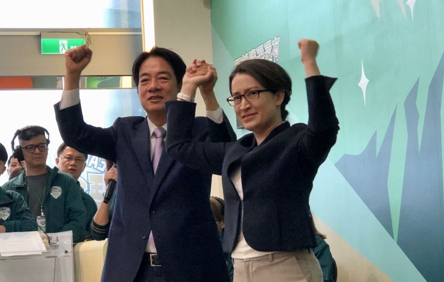 【匯流民調12月份第一週總統大選3-3】學者:藍營歸隊呈「非典型藍綠對決」吳欣盈未加分 王金平評趙少康大砲加分 218 【匯流民調12月份第一週總統大選3-3】學者:藍營歸隊呈「非典型藍綠對決」吳欣盈未加分 王金平評趙少康大砲加分 217