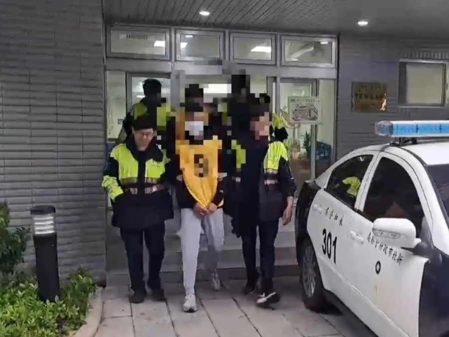 30萬元債務橋下談判 9人混戰警全逮還查獲槍毒 223 cnews204231204a01