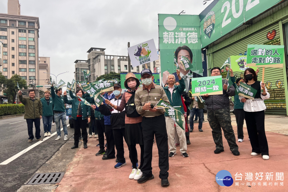 賴清德桃園競選總部舉辦「Q版貓狗胸章快閃販賣」活動,開賣即秒殺。