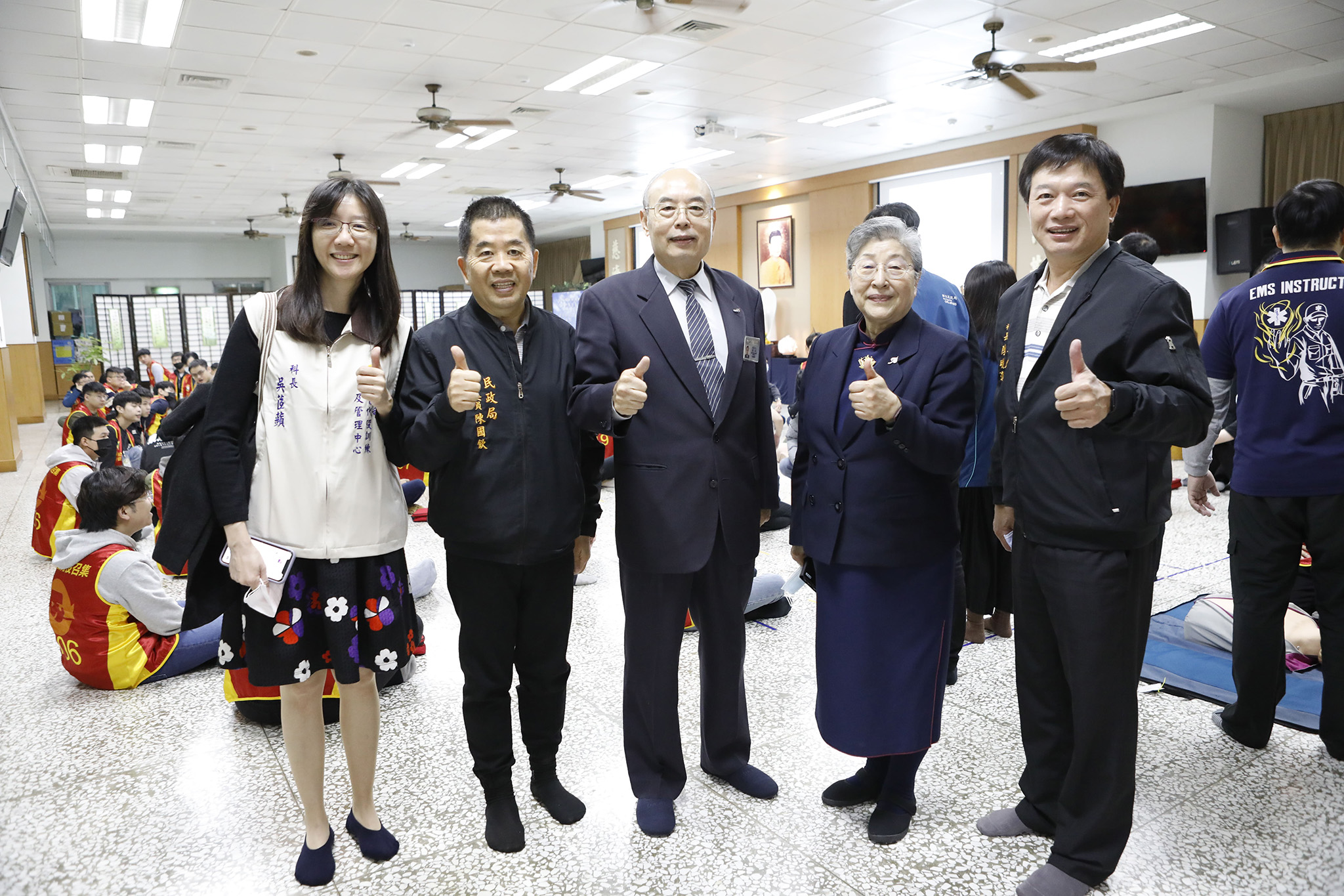 慈濟志工陳火全(惟沐)說:板橋園區一直以來積極配合政府活動的舉辦,這次的役男教召,志工人力全力支援,希望善盡社區道場接引大眾的功能,讓更多人走進園區,與社會作善的互動聯結與接引。